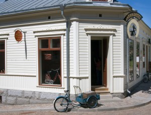 Een kopie van een ijzerhandel van ca. 1920. Het origineel staat in Hudikvall. (foto: Marie Andersson)